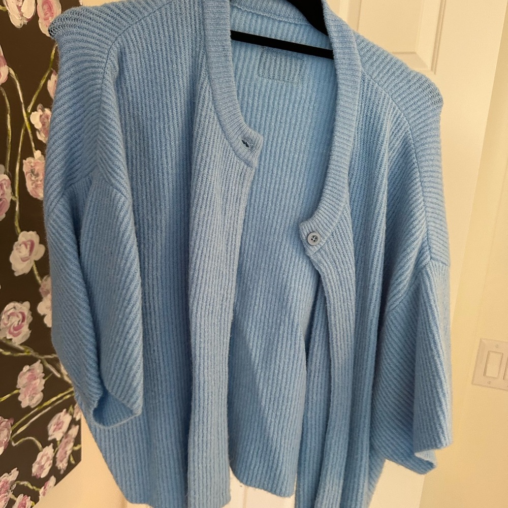 DAILY DRILLS Mist single button sweater | Size M/L